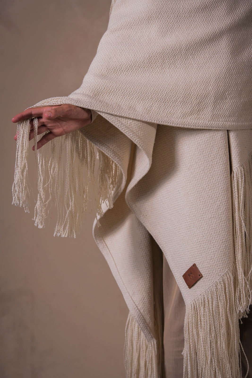 Ruana de algodón, llama y oveja (Espigado)
